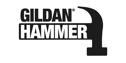 Wir führen Artikel der bekannten Marke Gildan Hammer Das Logo der Marke Gildan Hammer