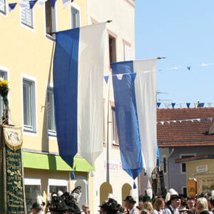 Hanging and oblique flags