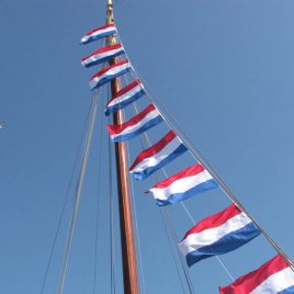 flag chain on pole