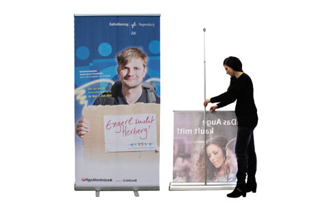 Bedruckte Roll-Up Display-Systeme für Ihre Indoor-Werbung 