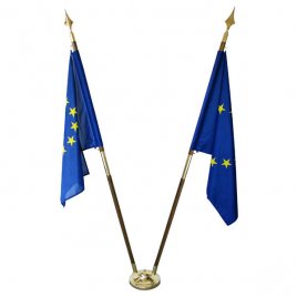 roomstand with two European flags