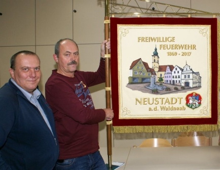 Die Neue Standarte der Freiwilligen Feuerwehr Neustadt