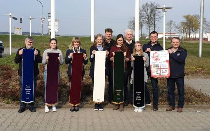 Abholung der Fahnenbänder der FF Schorndorf für das Gründungsfest