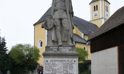 Kriegerdenkmal in Reichertshofen
