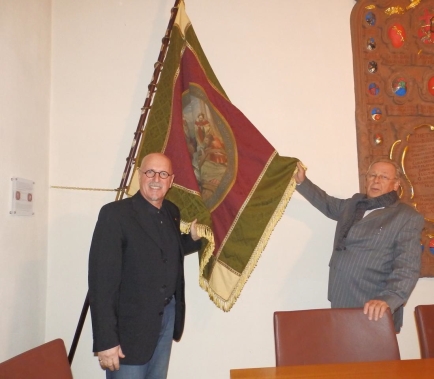 Die Fahne des MGV Heiligkreuz Trier