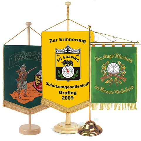 Gestickte Tischbanner und Tischstandarten Gestickte Tischstandarten und -banner