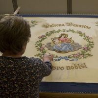 Careful brushing of embroidered motives