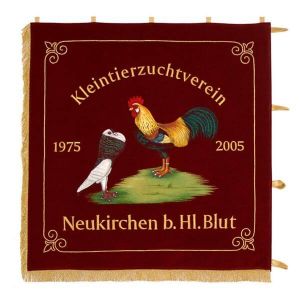 Vereinsseite der Standarte des Kleintierzuchtvereins mit originalgetreu gestickten Tieren