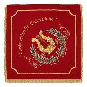 mit Lyra und Lorbeerkranz verschlungene Notenzeile auf Vereinsseite der Musikverein Fahne